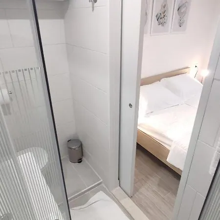 Bruno - Wifi And Parking Available