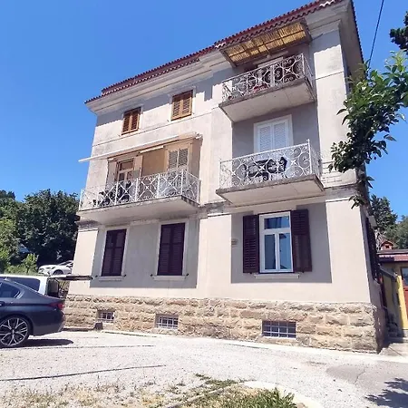 2023 Bruno - Wifi And Parking Available Apartment
