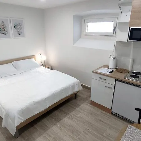 Bruno - Wifi And Parking Available *